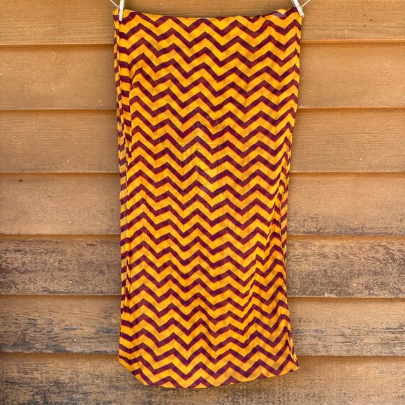 Vintage Y2K Harry Potter Gryffindor Infinity Scarf Chevron Pattern Yellow & Red - Picture 4 of 16